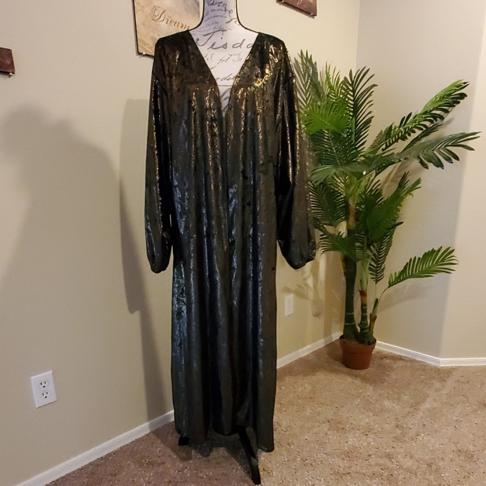 Black velvet w/gold shimmer duster